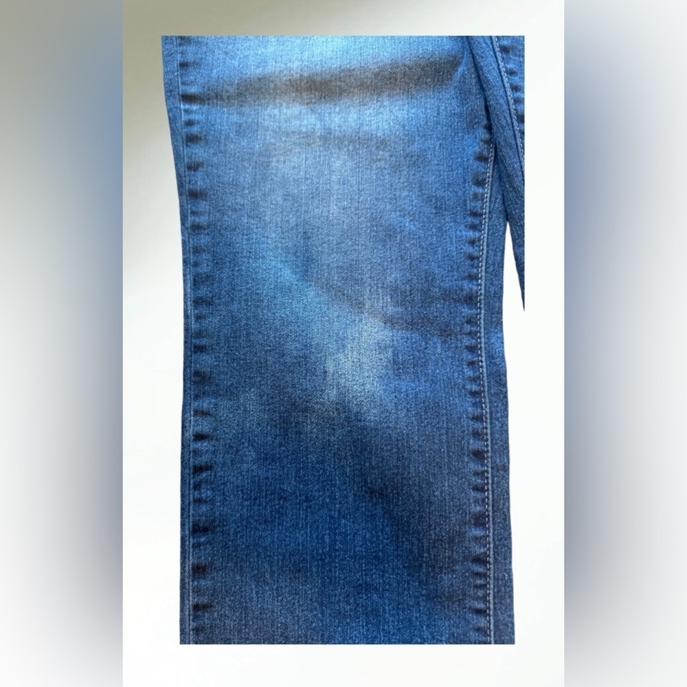 Signature by Levi Strauss & Co Women Slim Straight Jeans Size 32x32 - Picture 8 of 13